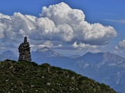 49 Omone Ponteranica centr. con vista in Arera-Menna